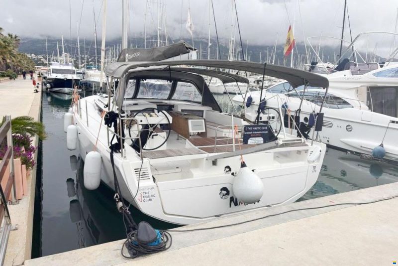Dufour 470