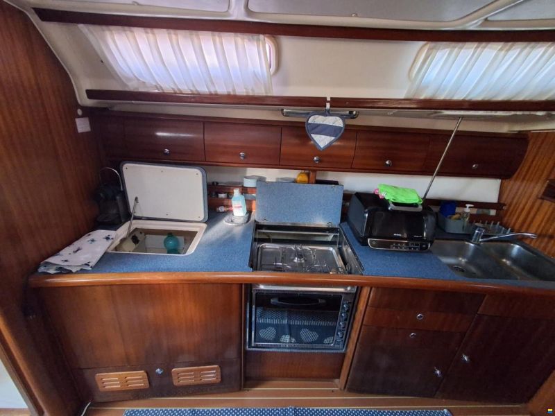 Bavaria 44