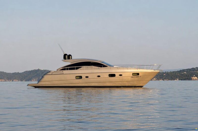 Pershing 58
