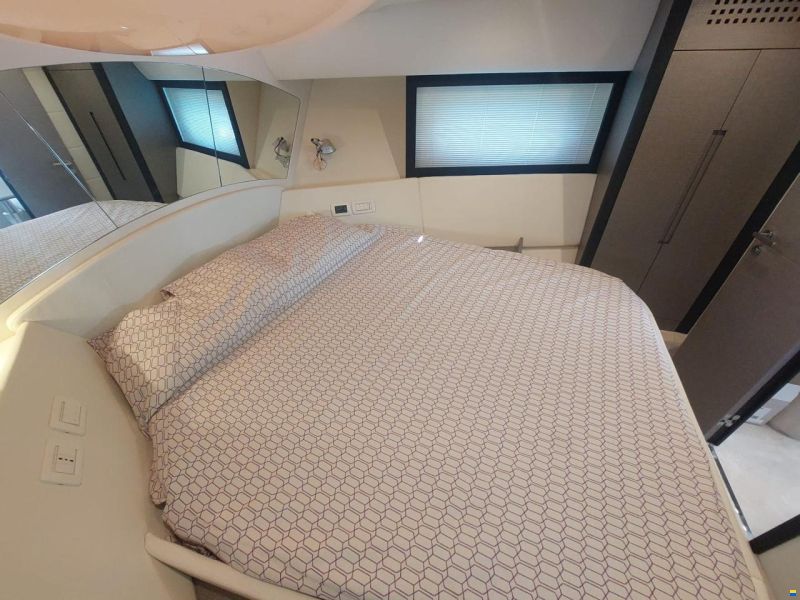 Pershing 58