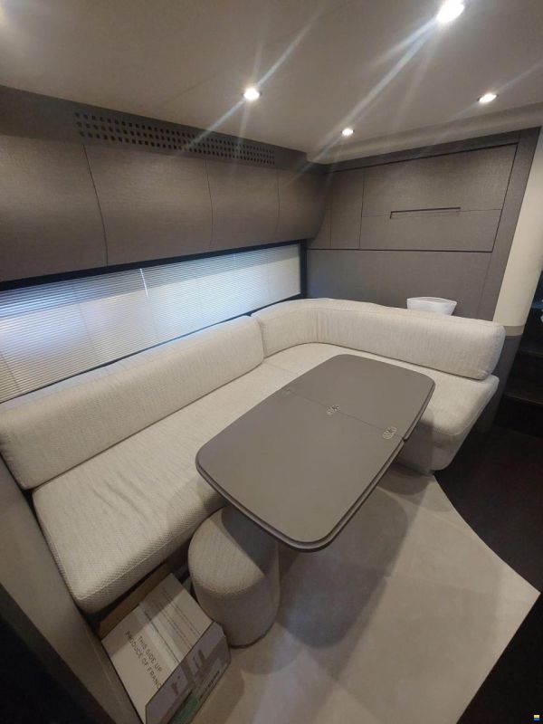 Pershing 58