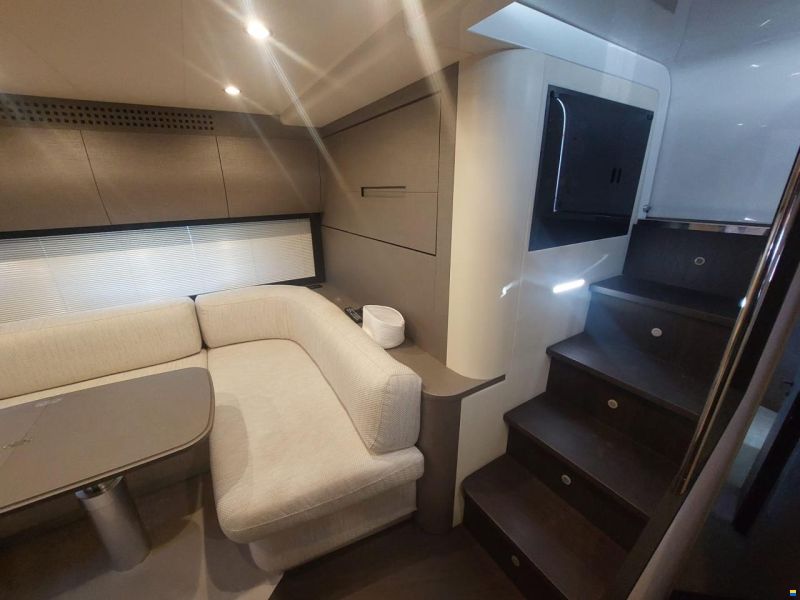 Pershing 58