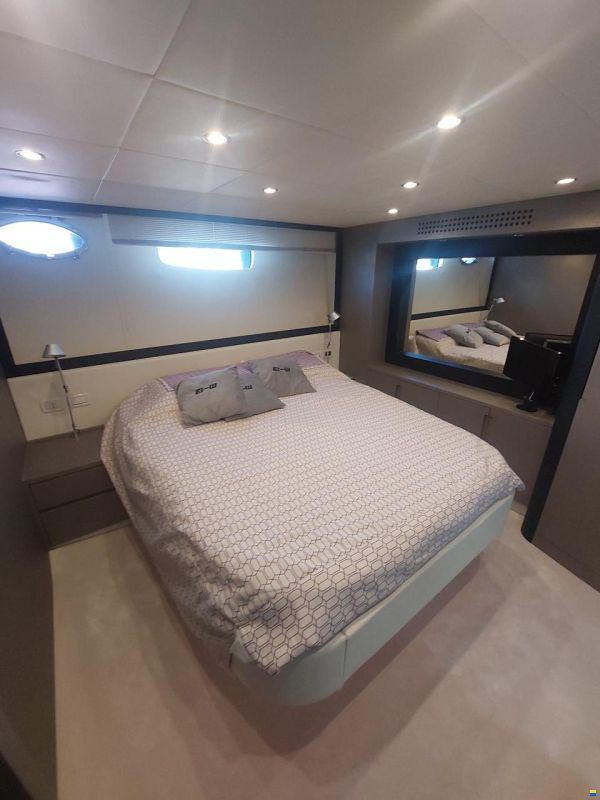 Pershing 58