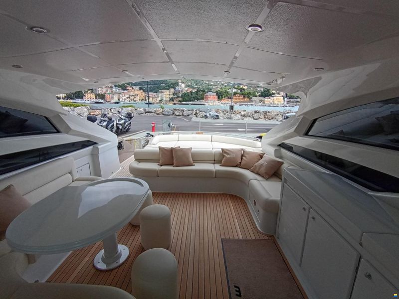 Pershing 58