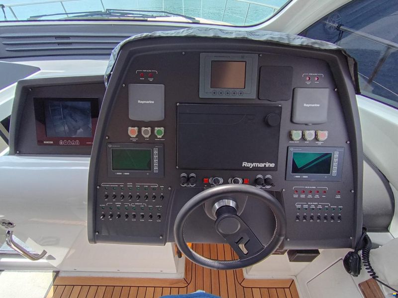 Pershing 58
