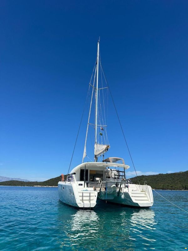 Lagoon 39