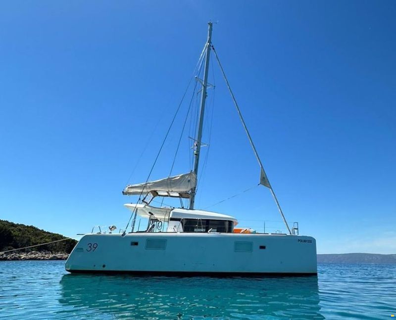 Lagoon 39