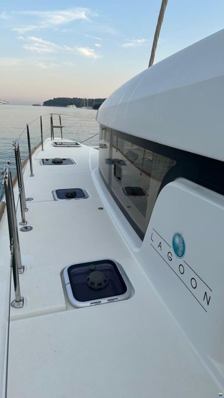 Lagoon 39