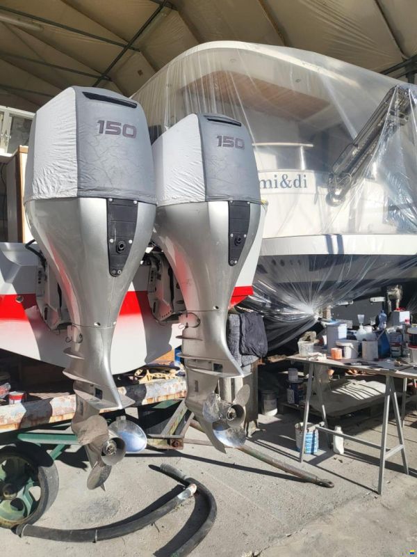Bertram 25 Express Cruiser