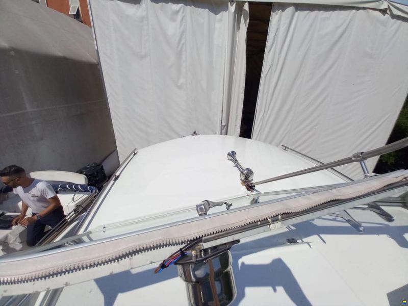 Bertram 25 Express Cruiser