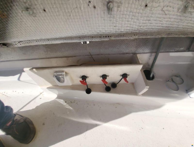 Bertram 25 Express Cruiser
