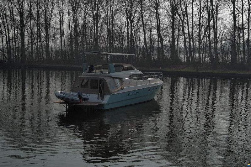 Azimut 43