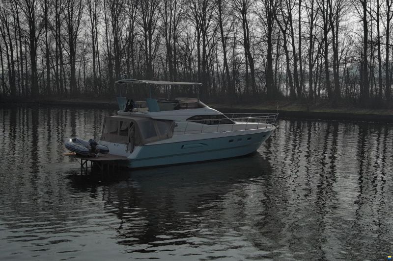 Azimut 43