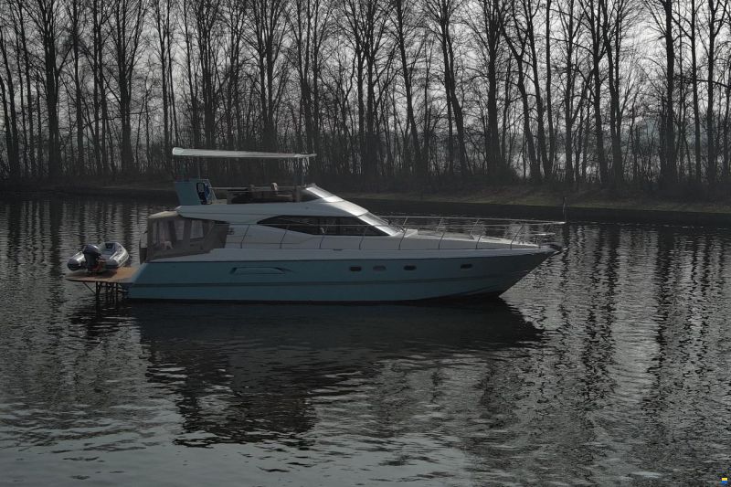 Azimut 43