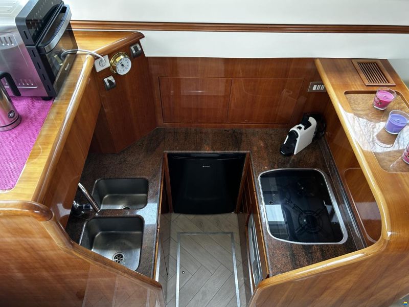 Azimut 43