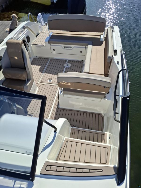 Quicksilver 675