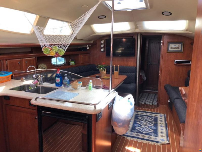 Hunter Marine 45 Deck salon