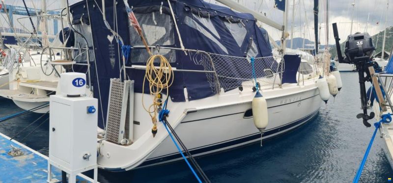 Hunter Marine 45 Deck salon