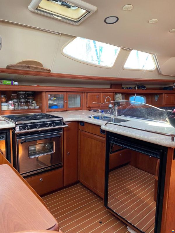 Hunter Marine 45 Deck salon