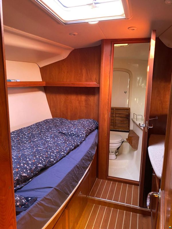 Hunter Marine 45 Deck salon