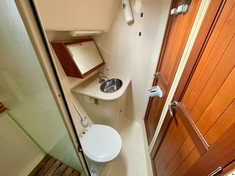Hunter Marine 45 Deck salon