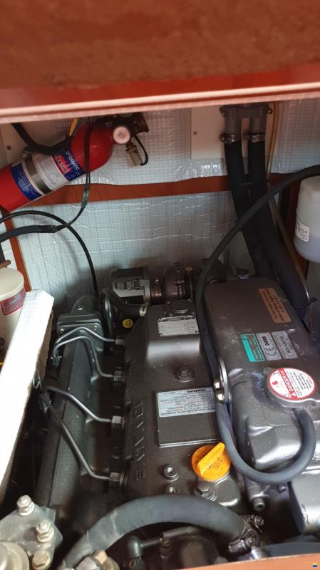 Hunter Marine 45 Deck salon