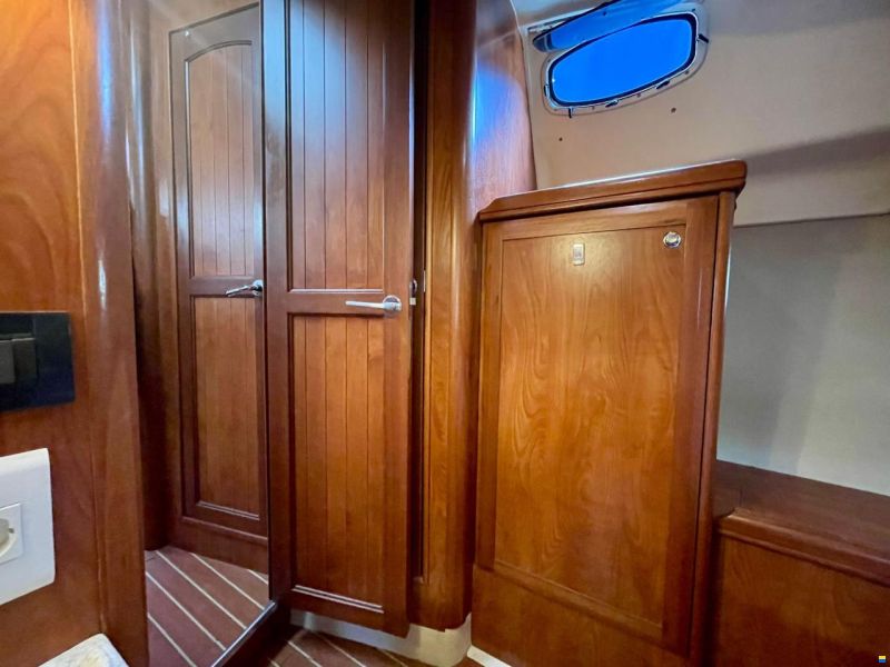 Hunter Marine 45 Deck salon