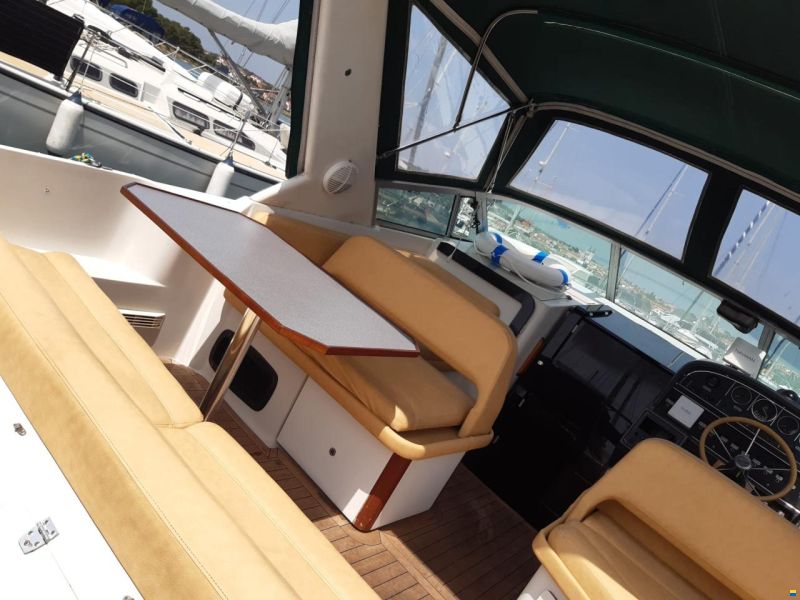 Regal Commander 320