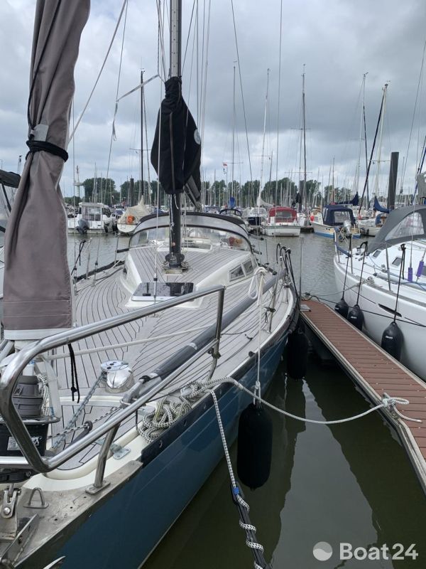 Hatecke Hornet 32