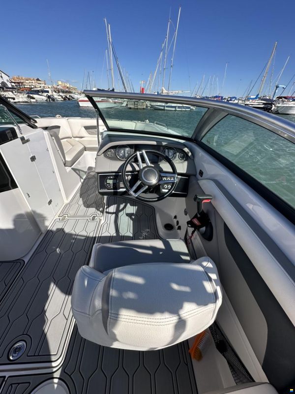 Four Winns HD220