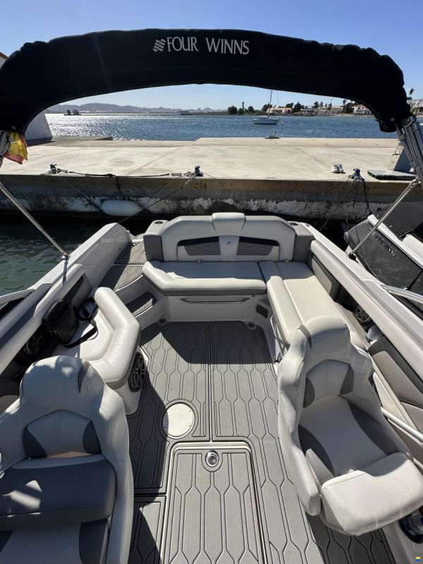 Four Winns HD220