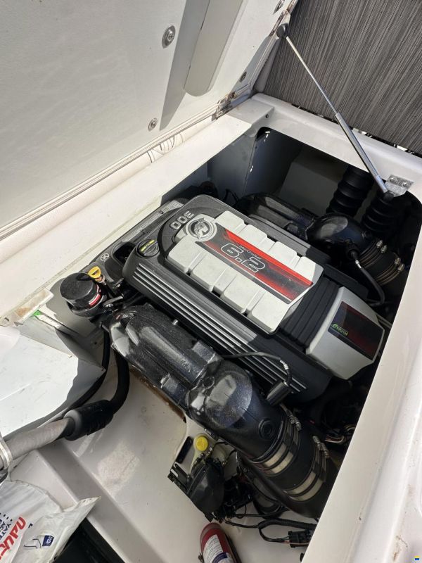 Four Winns HD220