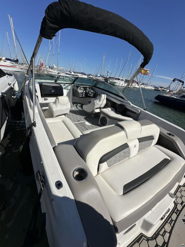Four Winns HD220