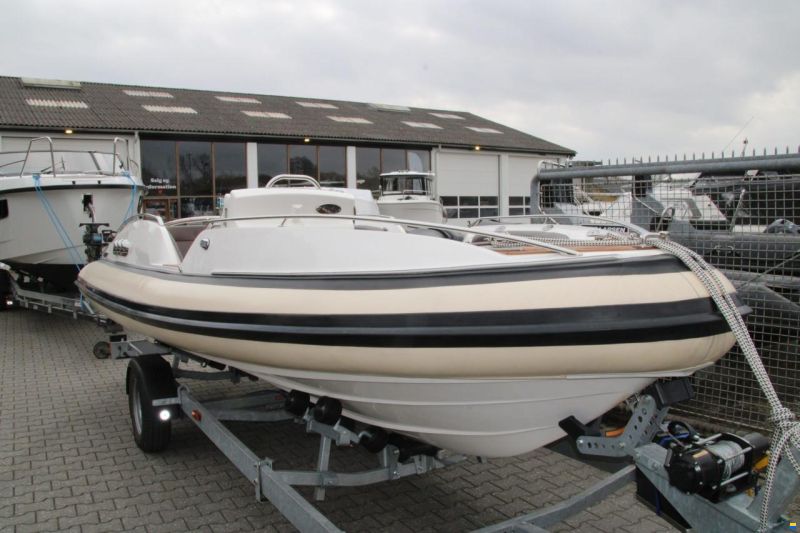 Cirrus 18 Super Yacht RIB