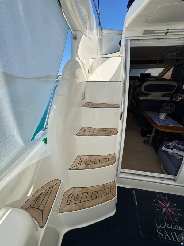 Sealine F33