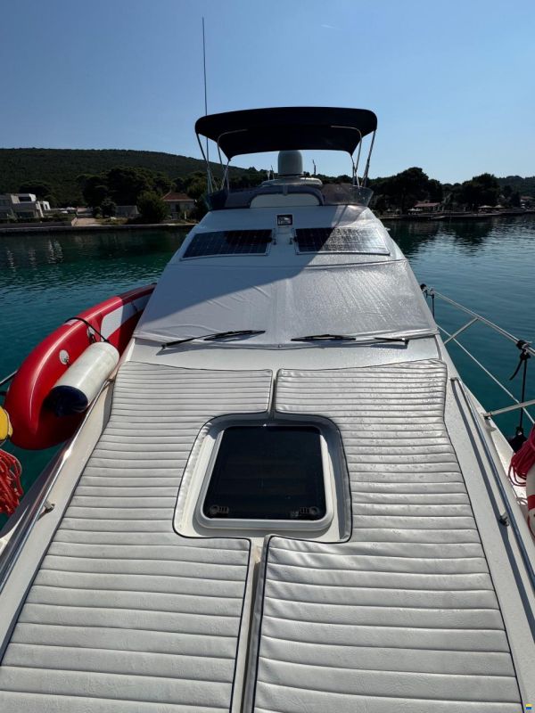 Sealine F33