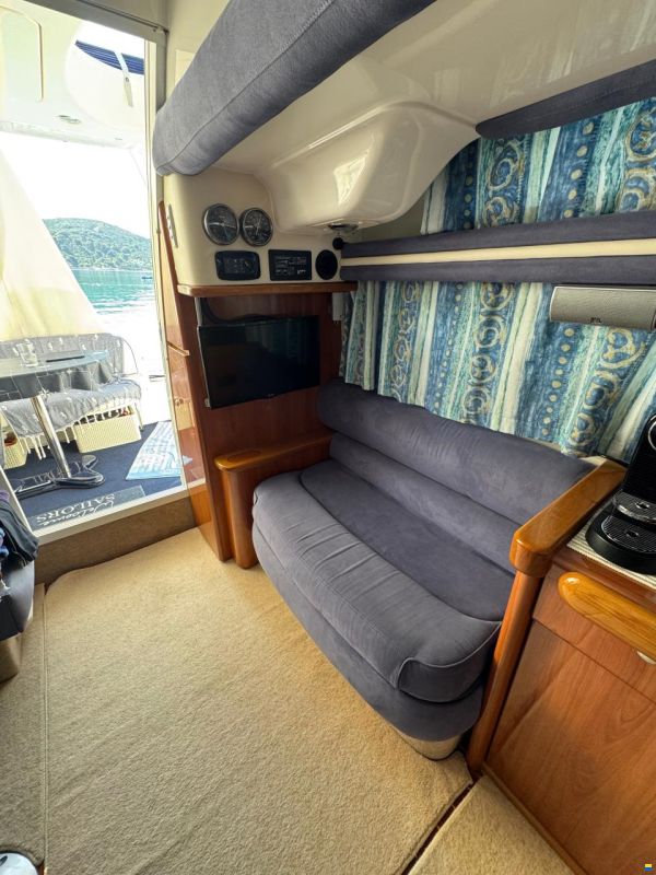 Sealine F33