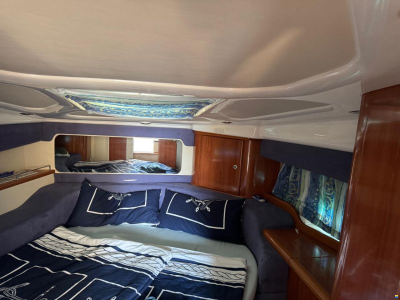 Sealine F33