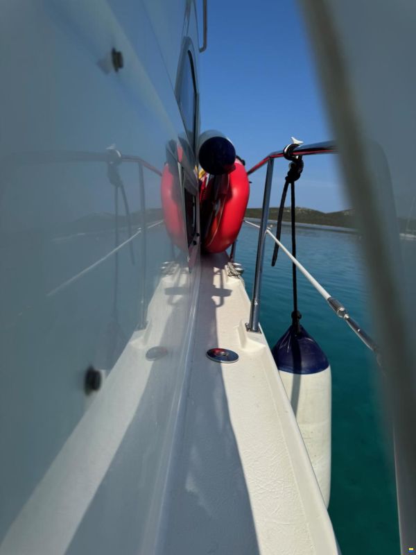 Sealine F33