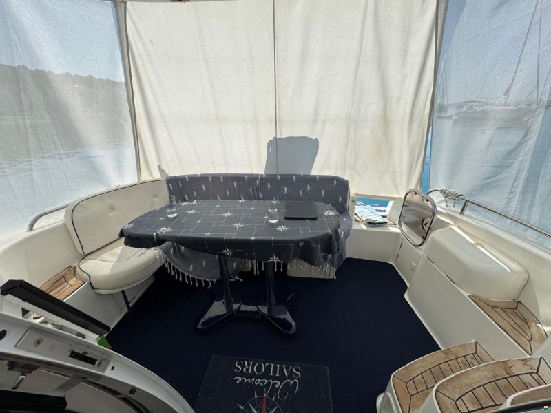Sealine F33