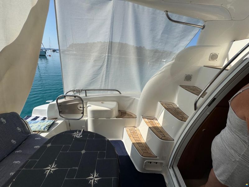 Sealine F33
