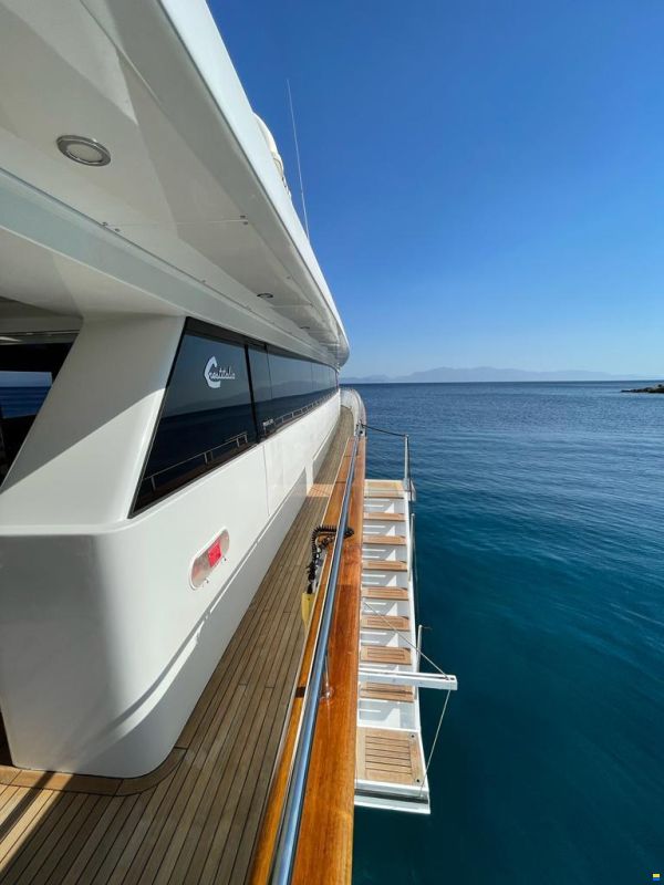 Crestitalia Yacht