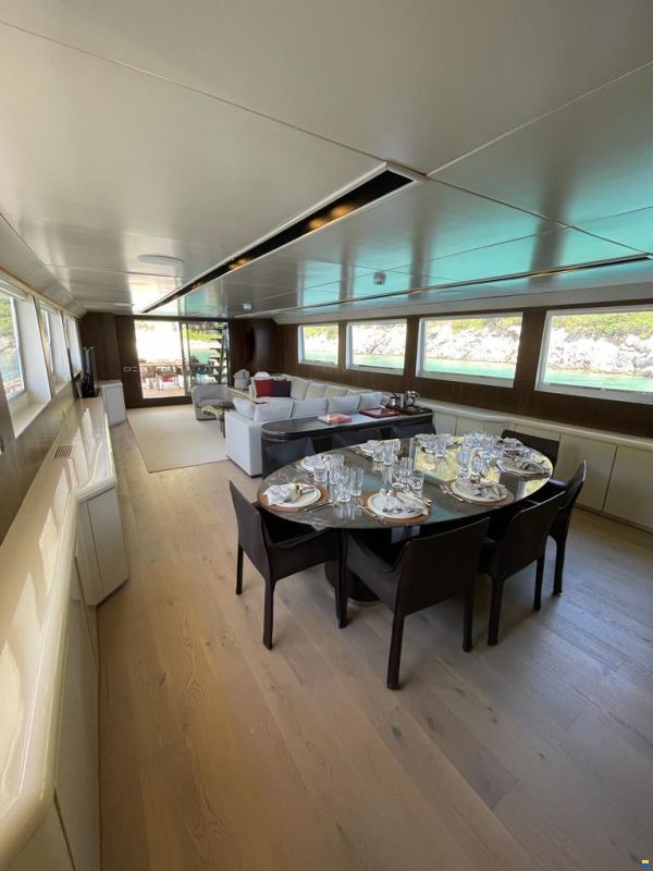 Crestitalia Yacht
