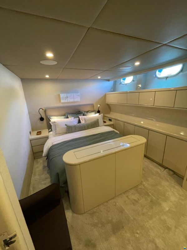 Crestitalia Yacht