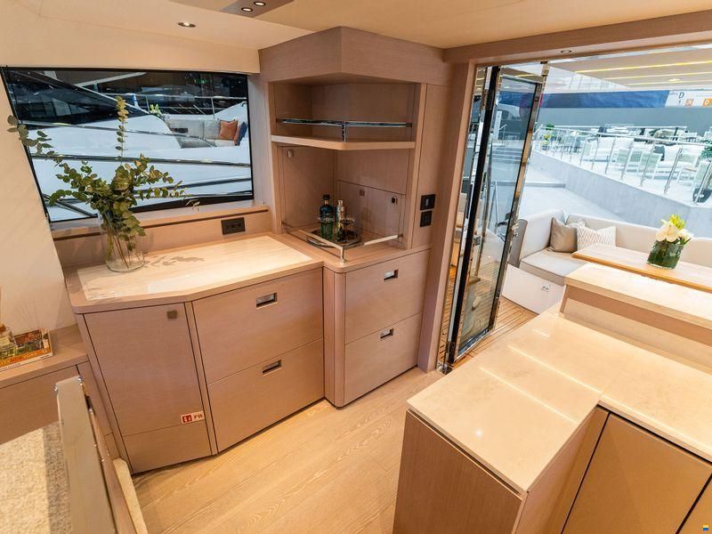 Sunseeker Manhattan 56