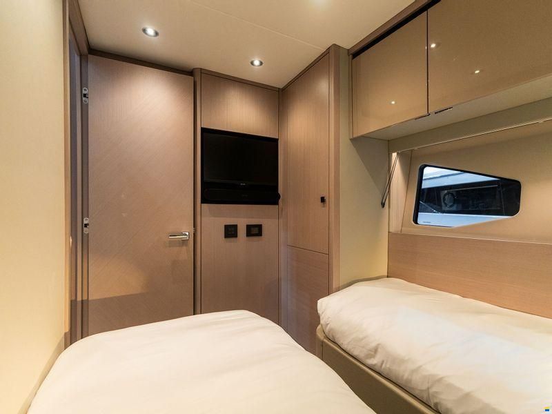Sunseeker Manhattan 56