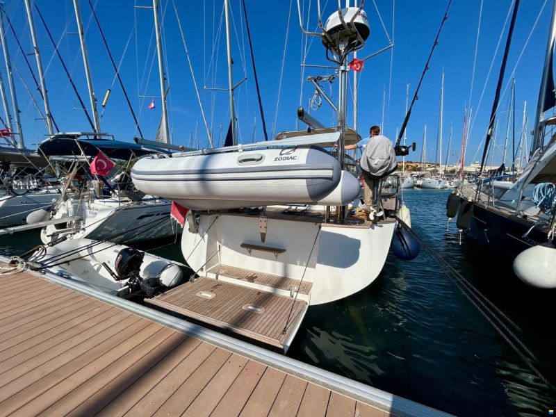 Hallberg-Rassy 44