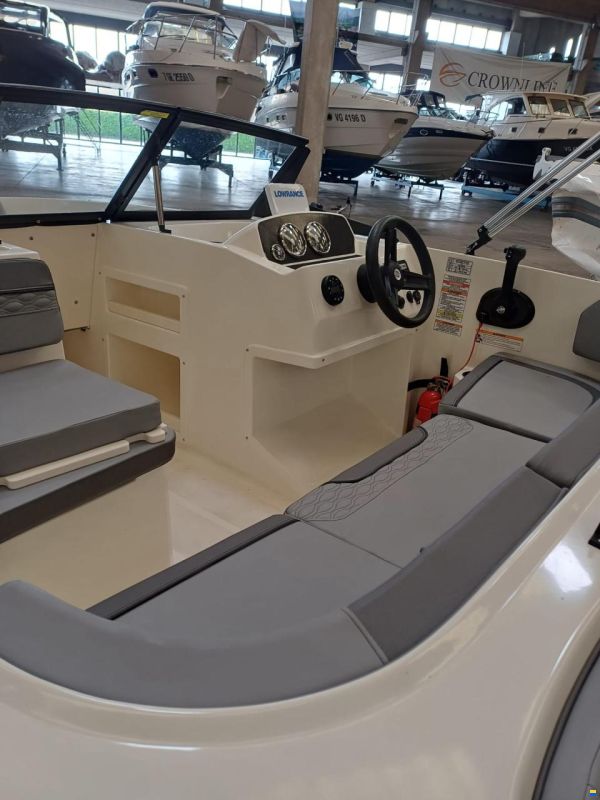 Bayliner Element M17