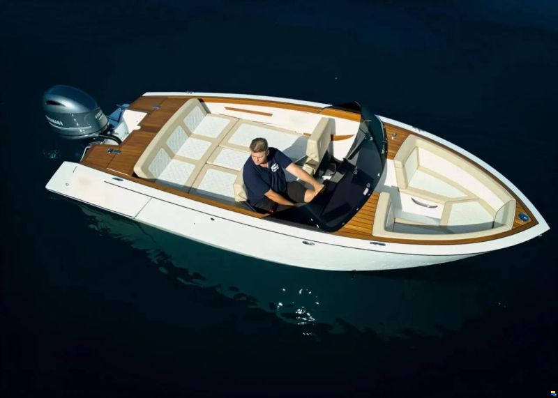 Flying Shark 5.7 Bowrider