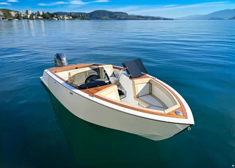 Flying Shark 5.7 Bowrider